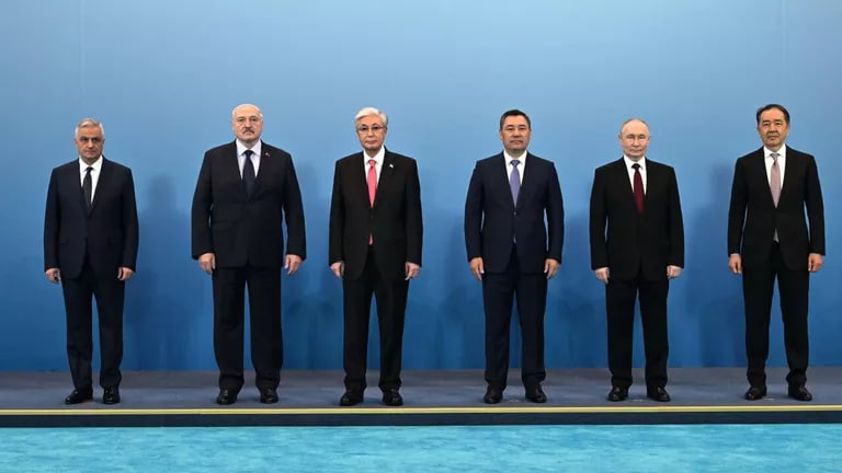 «Հրապարակ»․ Ոնց որ Վարդուշը Պետրոսի հետ պսակված լինի, բայց աչք ունենա Պողոսի վրա