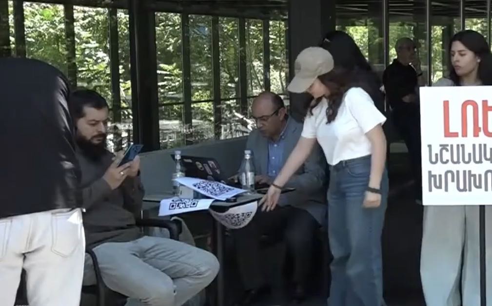 Ինչ է կատարվում նախագահականի մոտ