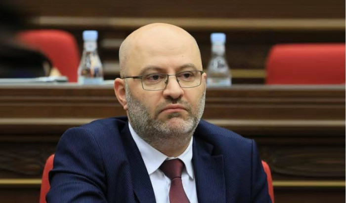 «Հրապարակ»․ Պարեկին ծեծած Դավիթ Առուշանյանի ընկերը բանտ չի նստի