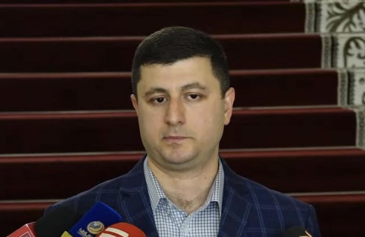 Ռեժիմն իր բովանդակազրկության պայմաններում դիմում է իրեն հարիր միակ գործիքին