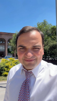 Մեզ պետք է այնպիսի առաջնորդ, որ հարևան երկրում նրան որպես մեմ չվերաբերվեն
