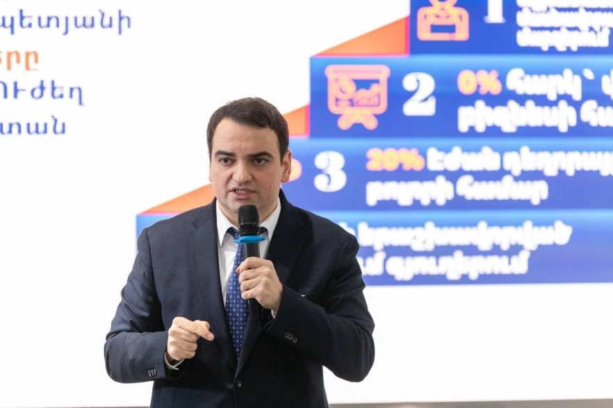 ԿԸՀ-ն դեռ ձայների վերահաշվարկ է անում․ Նարեկ Կարապետյանը հեգնում է