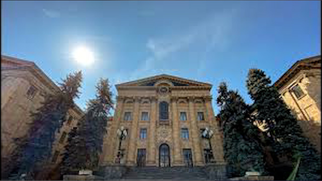 #Ուղիղ․ Նիկոլ Փաշինյանն ԱԺ-ում է