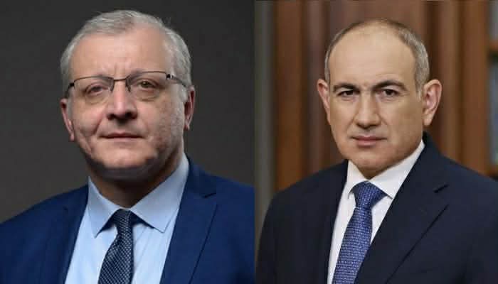 Այնտեղ փակում են այդ դռները, Հայաստանում՝ բացում
