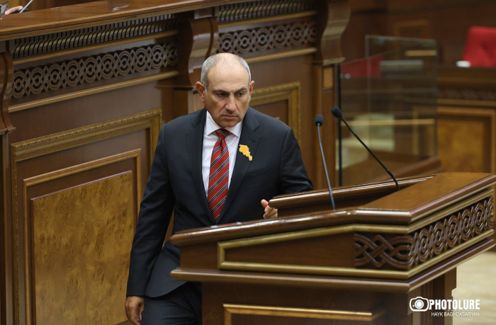 «Հրապարակ»․ Փաշինյանը սկսել է Ալիեւի տնային առաջադրանքը կատարել․ հանրաքվեի մասին օրենքը կփոխեն