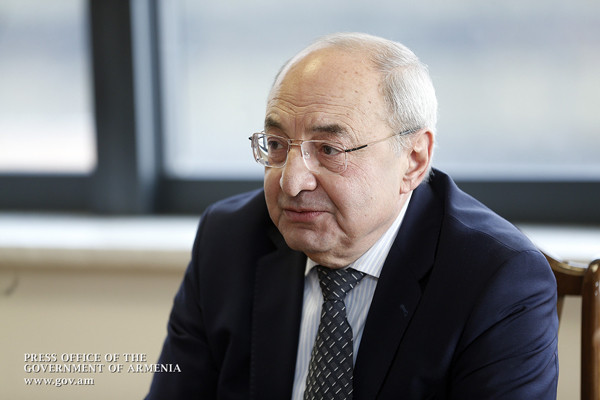 Именно в тот момент лидеры оппозиции должны были предпринять адекватные шаги