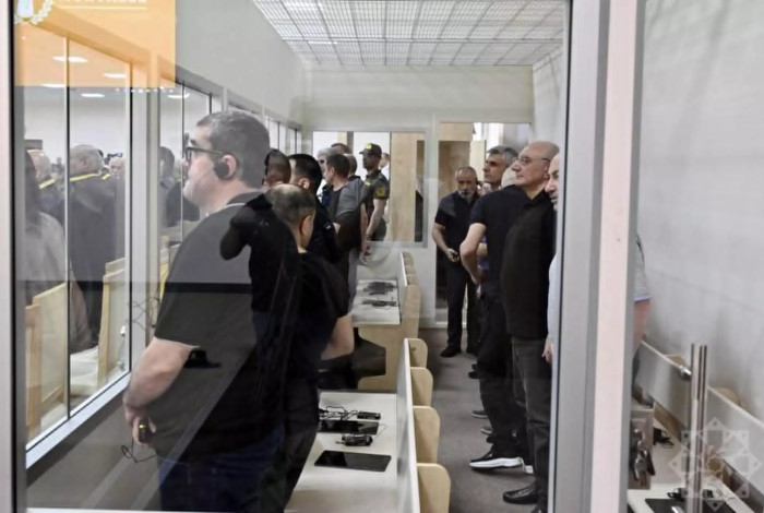 Լևոն Մնացականյանը պնդել է՝ իրեն մեղավոր չի ճանաչում․ Բաքվում նոր «դատավարություն» է