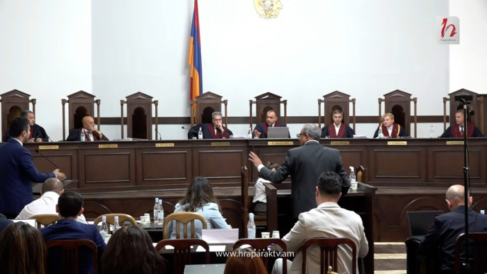 Նկատողություն եմ հայտարարում Ձեզ. ՍԴ նախագահը` Օրբելյանին