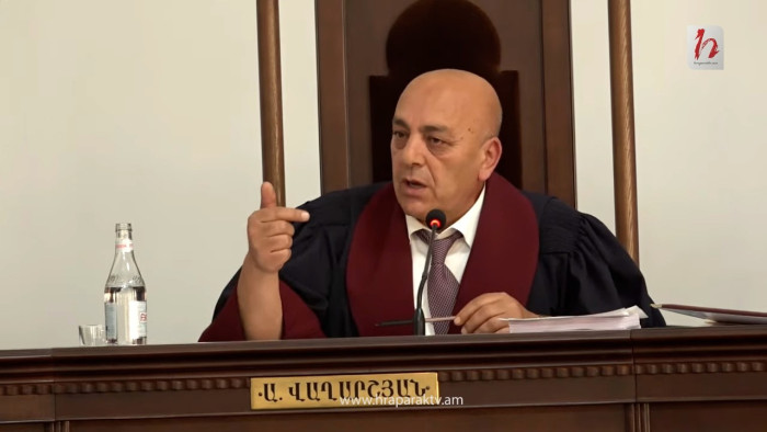 Իմ մոտ տպավորություն է, որ ՀՀ-ի ընտրողը զոմբի է, ասեցին` «շուն շանգյալ», սրանք վախեցան