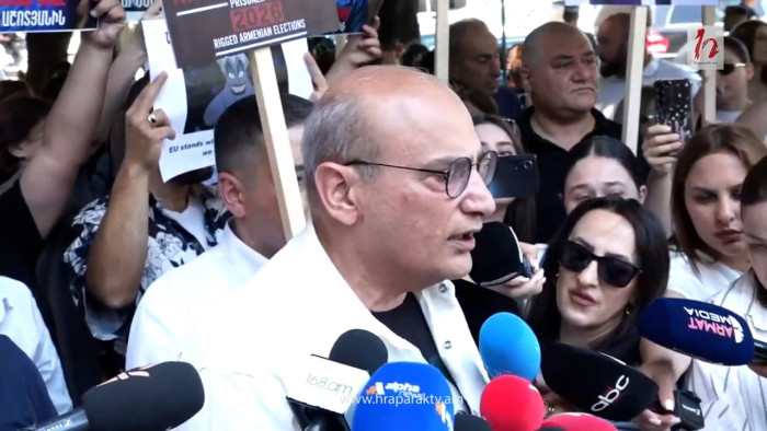 ՀՀ-ն բռնապետություն է, ղեկավարն է հրահանգ տալիս՝ ում պետք է բռնել, ում՝ չէ, ում ասֆալտին պառկեցնել