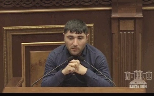 «Հրապարակ». Միայն անո՞ւնն են փոխում, թե՞ նաեւ բովանդակությունը