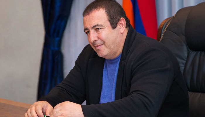 Խուզարկում են Գագիկ Ծառուկյանի տունը