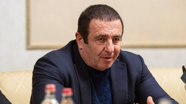 Փաստաբաններին չեն թողնում մասնակցել Ծառուկյանի տան խուզարկությանը