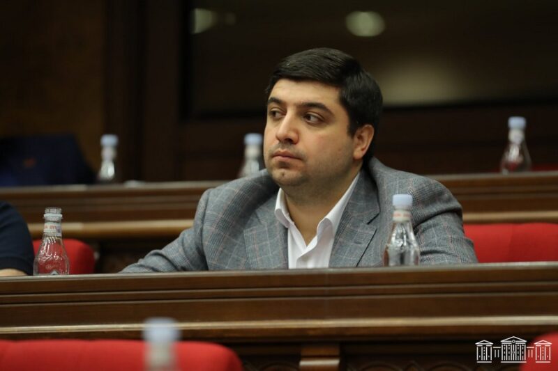 ՔՊ-ական Վաղարշակ Հակոբյանը հրաժարվում է պատգամավորական մանդատից