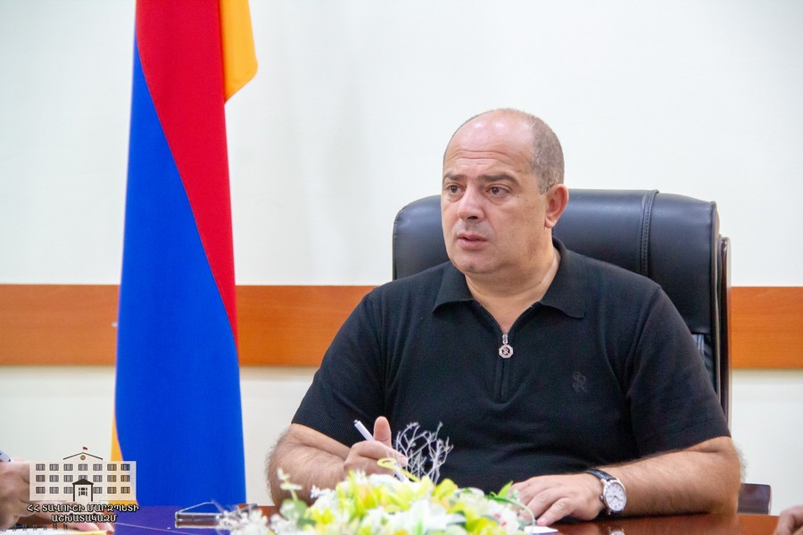«Հրապարակ»․ Պարգեւավճարների համար փող կա, վթարային տների ցանկը ճշտելու համար չկա