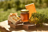 Ինչու է մեղրը օգտակար մարդու մաշկի համար