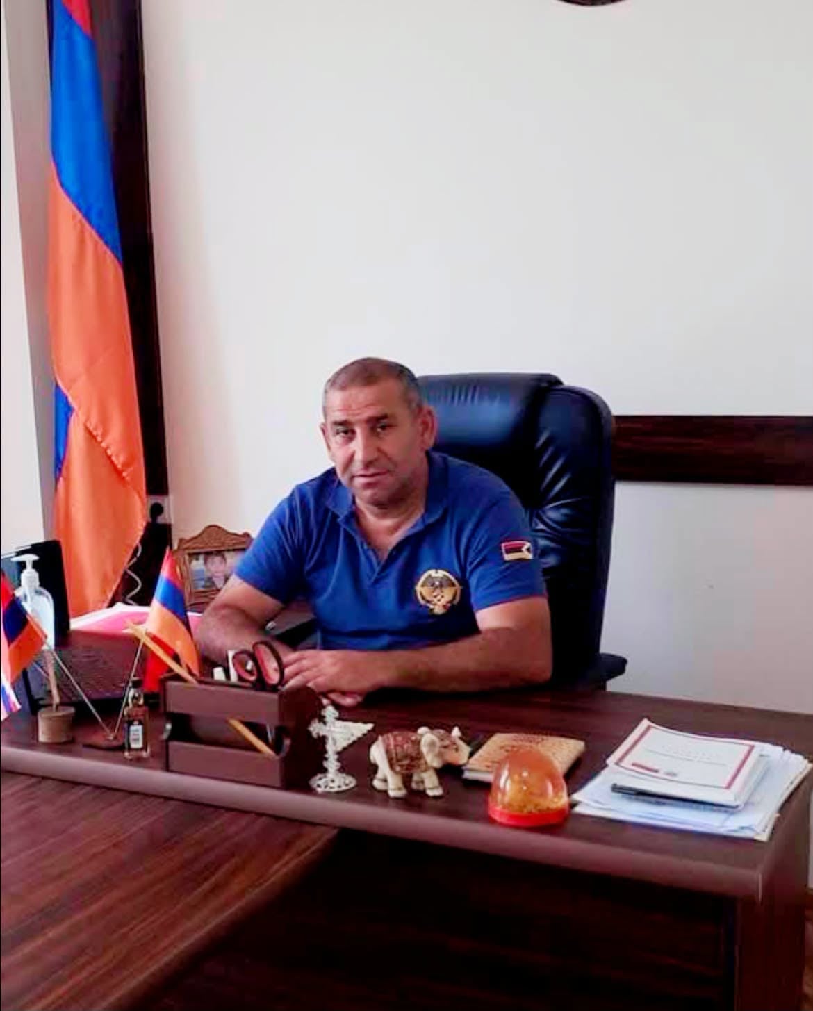 Մահացել է հերոս Արման Մնացականյանի հայրը
