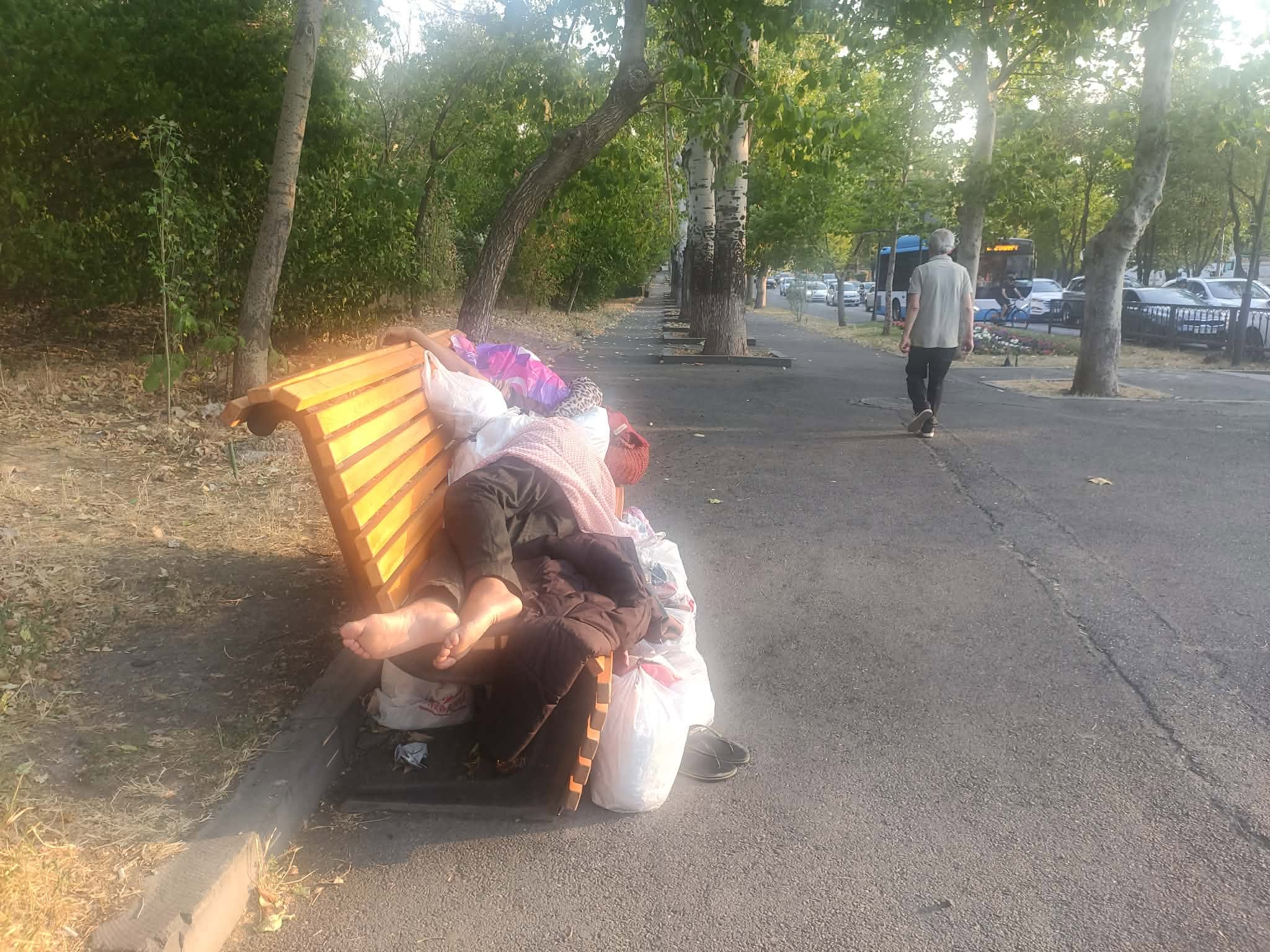 Երբ մարդու տունը այս նստարանն է…