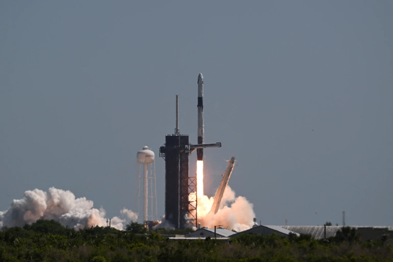 SpaceX-ը ևս երեք զբոսաշրջիկի տարավ տիեզերք