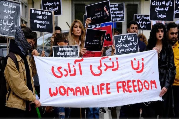 Իրանում ձերբակալված կանայք ենթարկվում են սեռական բռնության․ CNN