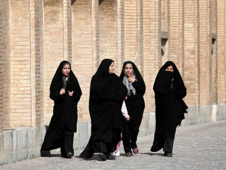 Իրանում հարյուրավոր կանայք ազատ են արձակվել կալանավայրերից