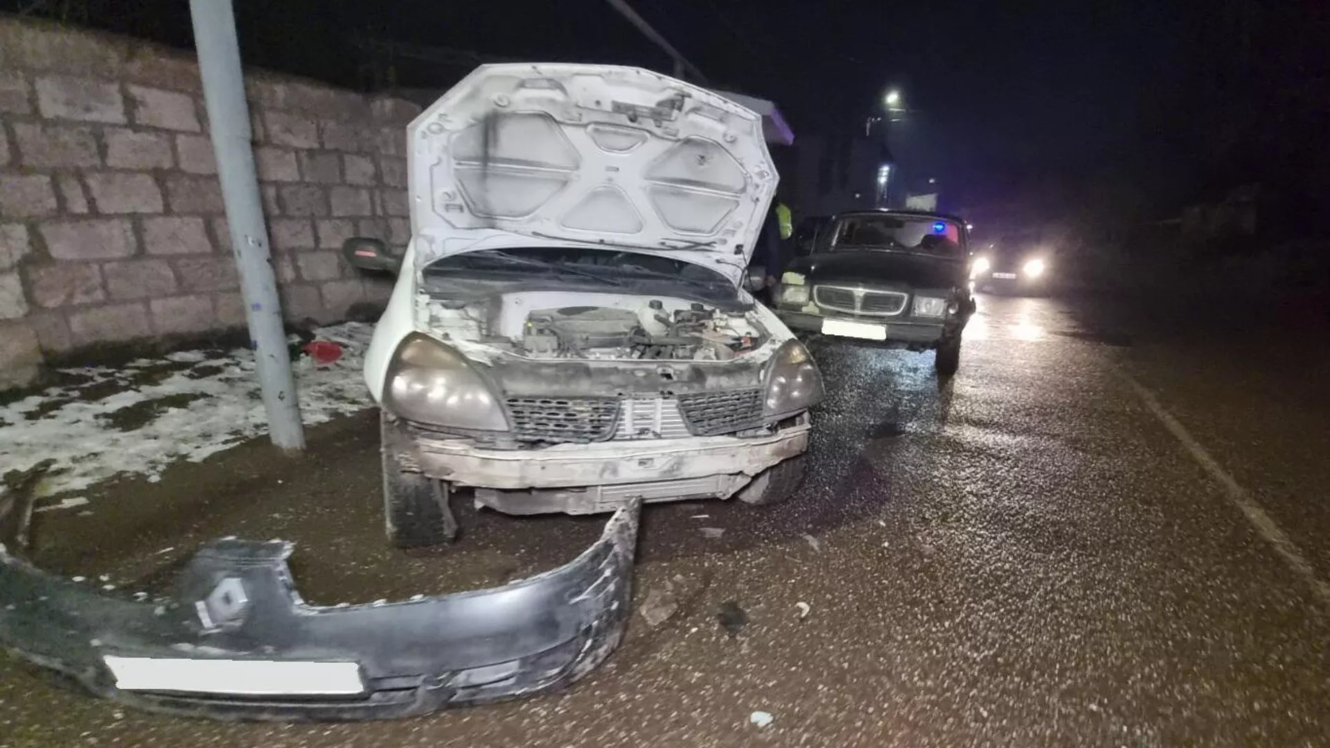 Երևանում ավտոմեքենան բախվել է գազատար խողովակին. առկա է գազի արտահոսք