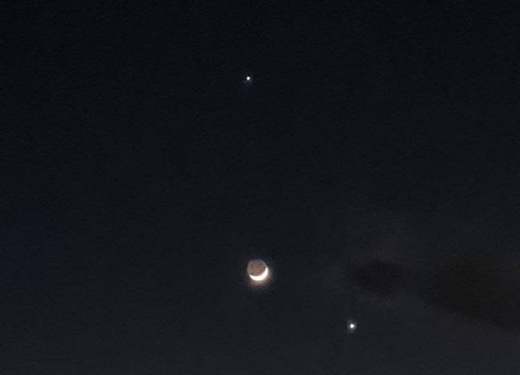 Օրվա կադրը. Լուսինը, Վեներան և Յուպիտերը