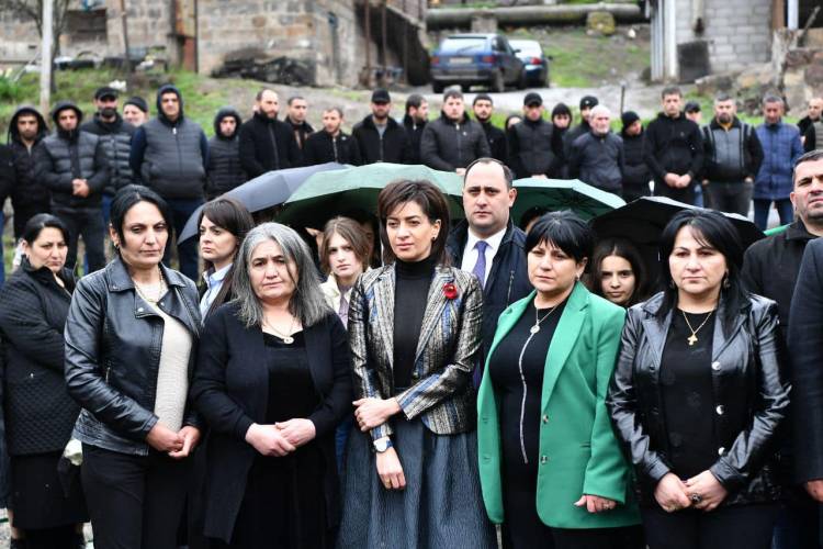 Սևքարեցի Դավիթն այսօր կդառնար 23 տարեկան. Աննա Հակոբյանը մասնակցել է հիշատակի միջոցառմանը