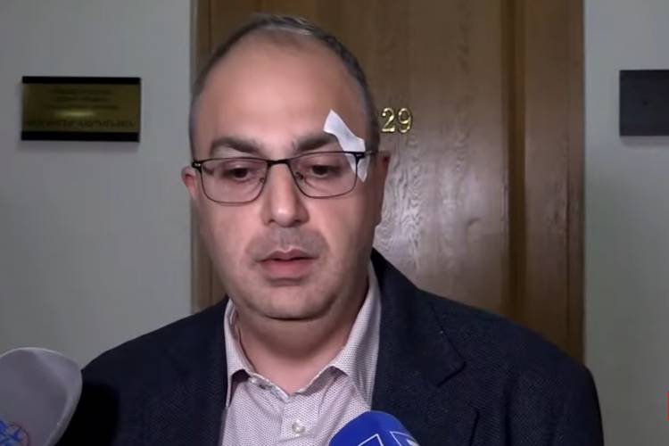Որ կեղծ զանգեր էիր անում, աղջկա ձայնո՞վ էիր խոսում