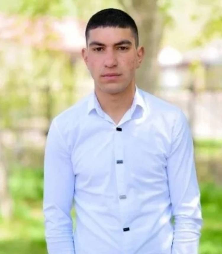 Հրազենային վիրավորումից մահացած Ժորա Կարապետյանը 18 տարեկան էր, տան միակ որդին