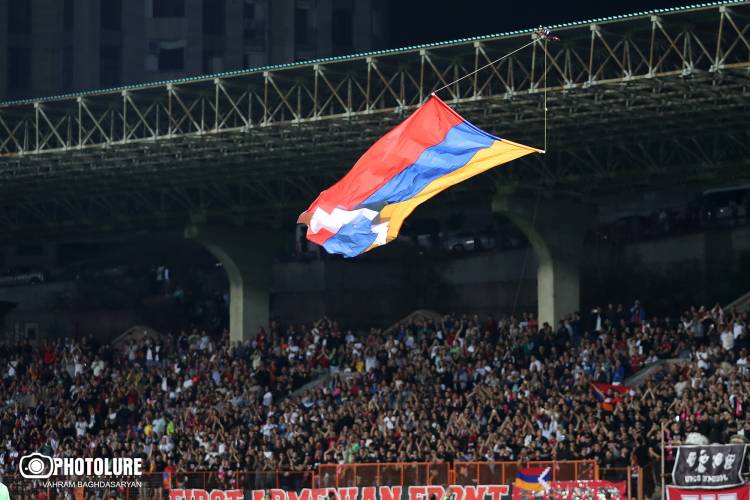 Արցախի դրոշը ծածանվեց Հայաստան-Խորվաթիա խաղի ժամանակ