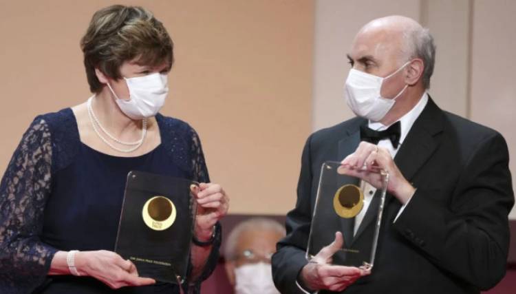 Բժշկության ոլորտում Նոբելյան մրցանակը շնորհվել է COVID-19-ի դեմ պատվաստանյութերի ստեղծման համար