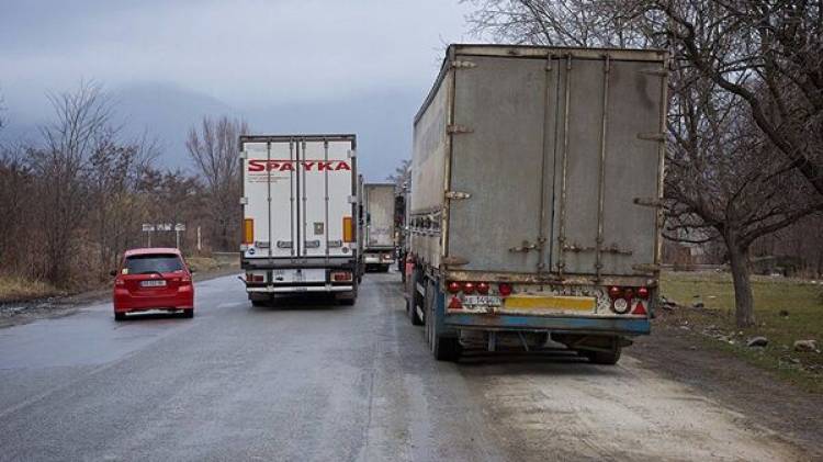 «Հրապարակ». Մոտ 60 մեքենա կանգնած է Լարսում․ ռուսները չեն թողնում մտնել Ռուսաստան