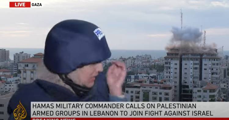 Al Jazeera-ի ուղիղ եթերի ժամանակ պայթեցրել են Պաղետիսյան աշտարակը․ թղթակիցը վախեցել է (տեսանյութ)