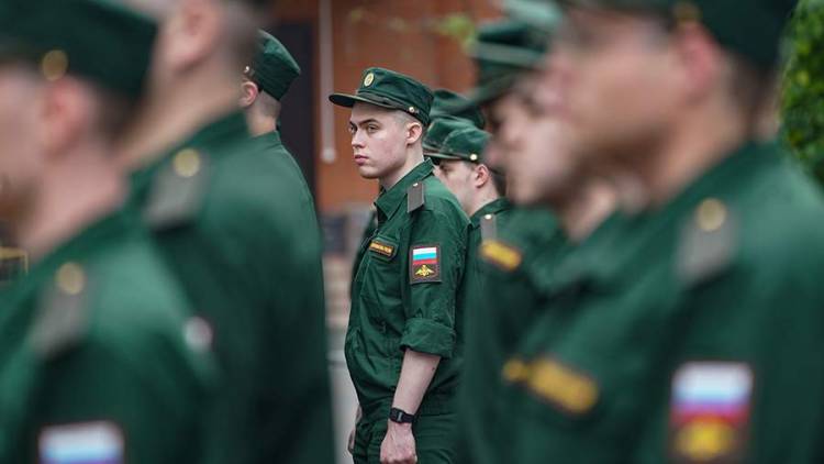 ՌԴ-ում մտադիր են բժիշկներին և ուսուցիչներին զորակոչից տարկետում տալ