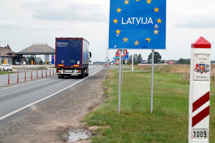 Լատվիան մտադիր է ռուսներից «խլել» մեքենաները և հանձնել Ուկրաինային