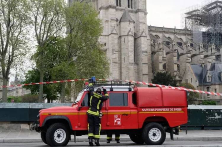 Փարիզի կենտրոնում բազմահարկ շենք է հրդեհվել