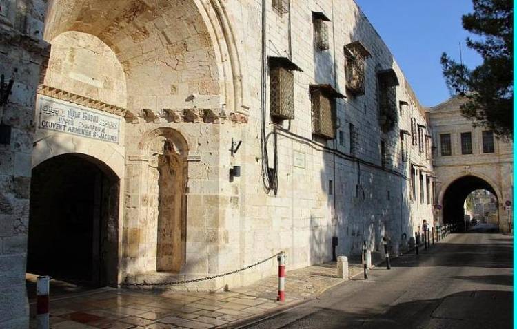 OLD JERUSALEM, ARMENIAN QUARTER: A HALT BEFORE OR AFTER THE STORM?