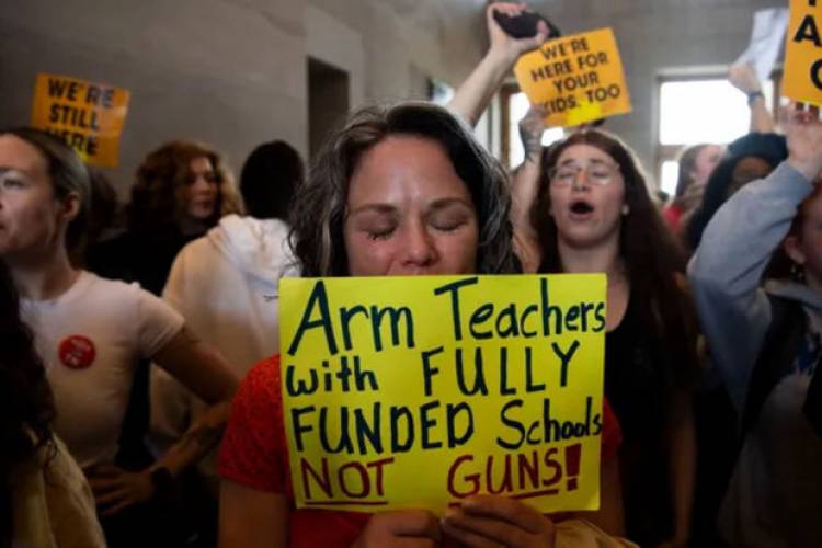 ԱՄՆ-ի նահանգում ուսուցիչներին թույլատրել են դպրոցում զենք կրել 
