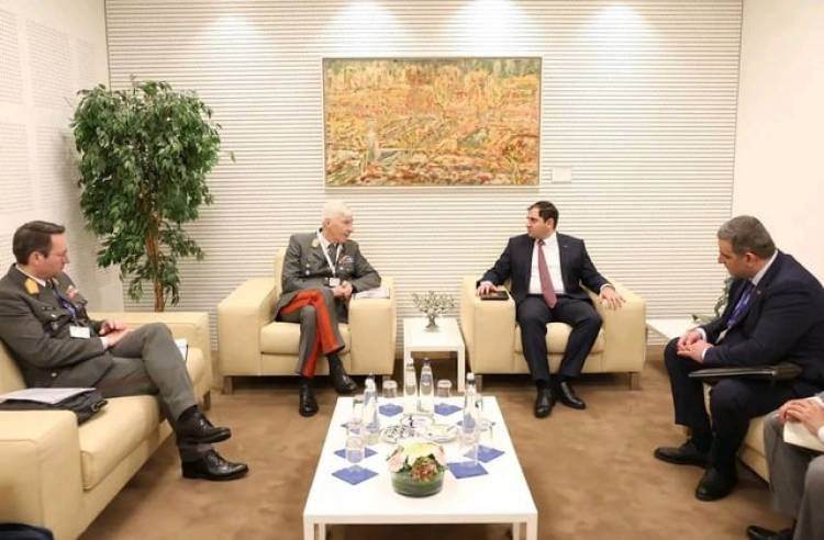 Սուրեն Պապիկյանը ԵՄ ռազմական կոմիտեի նախագահին ներկայացրել է ԶՈՒ բարեփոխումների ընթացքը