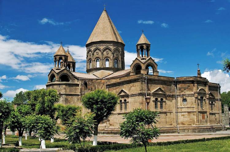 «Հրապարակ»․ Եկեղեցու դեմ օրինագիծը՝ հաջորդ փուլում