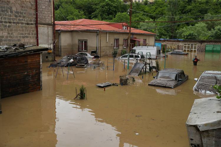 «Հրապարակ». Ալավերդու համայնքապետարանը որոշել է ուսումնասիրել շենքերի վիճակը