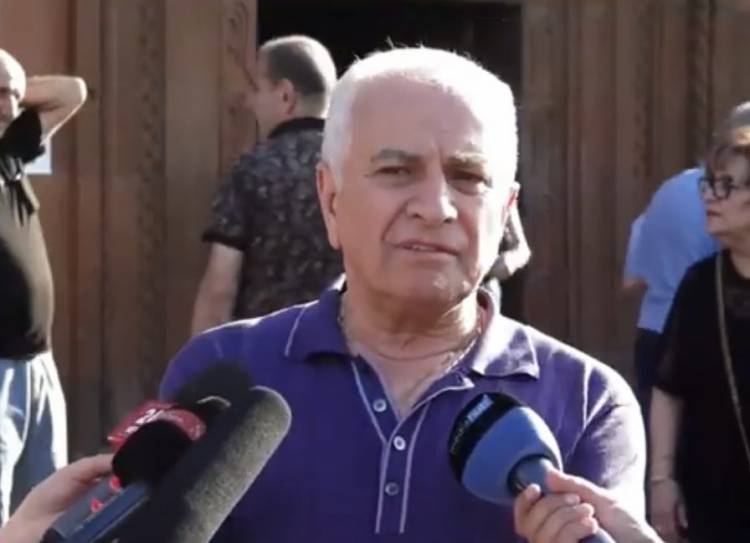 «Մեր բակ»-ի մեջ էն ամենալավ գույն տվողներից էր, էնքան բաներ էր խոսում, որ սցենարի մեջ չկար