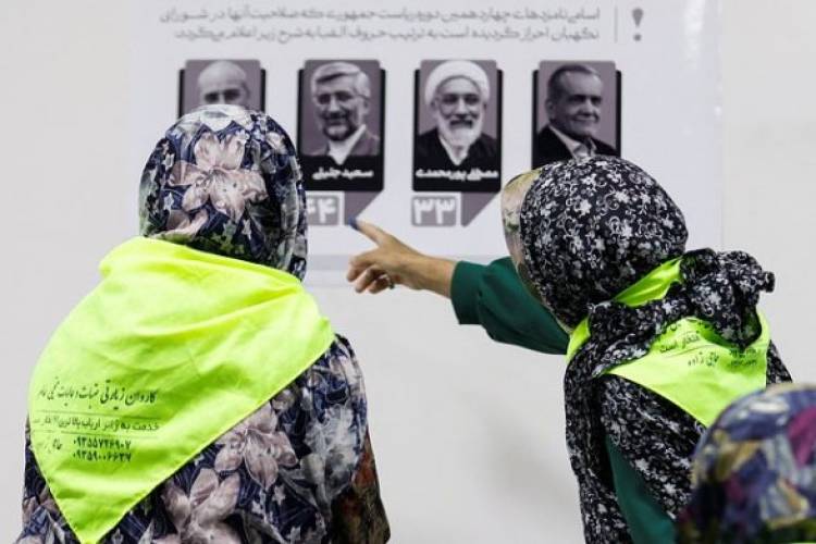 Ադրբեջանցի թեկնածուն հաղթում է Իրանի նախագահական ընտրություններում (լուսանկարներ)