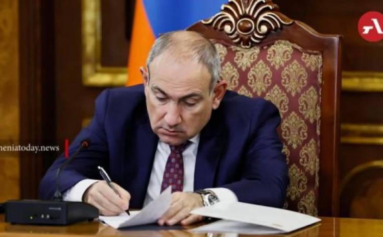 Թղթեր են լինում, չեմ էլ նայում՝ ստորագրում եմ, գնում է. Նիկոլ Փաշինյան