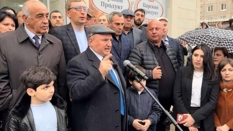 Քաղաքը էսքան սարքողին եթե չպիտի հավատաք, Աստծո անեծքը ձեր գլխին․ Վարդան Ղուկասյան