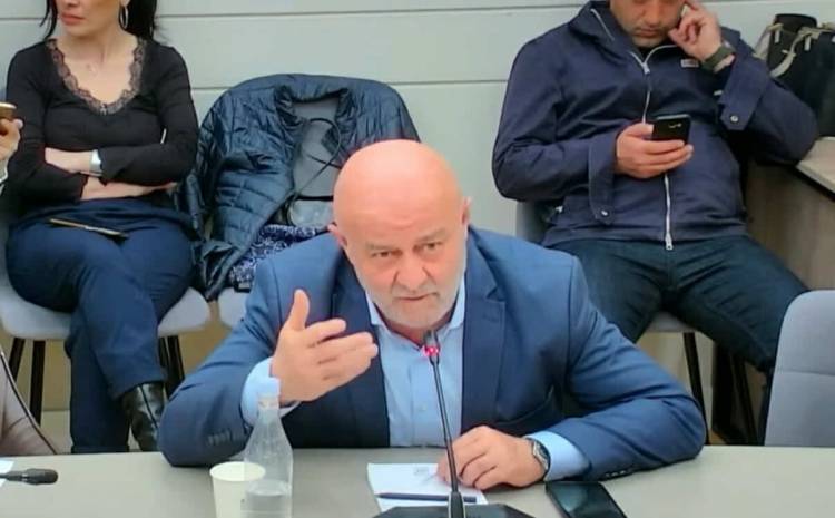Ուզում եմ սառը ջուր լցնեմ ձեր ոգևորության վրա