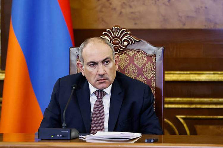 Մնում է երեք տարբերակ՝ կրճատել թոշակները, կրճատել բանակը, գցել ներքին պարտքատերերին