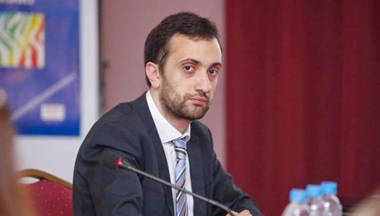 Այս մարդուն դասագրքերում պետք է ներկայացնել որպես ցցուն օրինակ