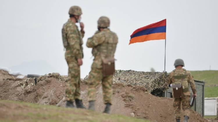 Իրենք 3 օր է պուլեմյոտից կրակում են, մենք գոնե մի անգամ ի պատասխան չենք կրակել